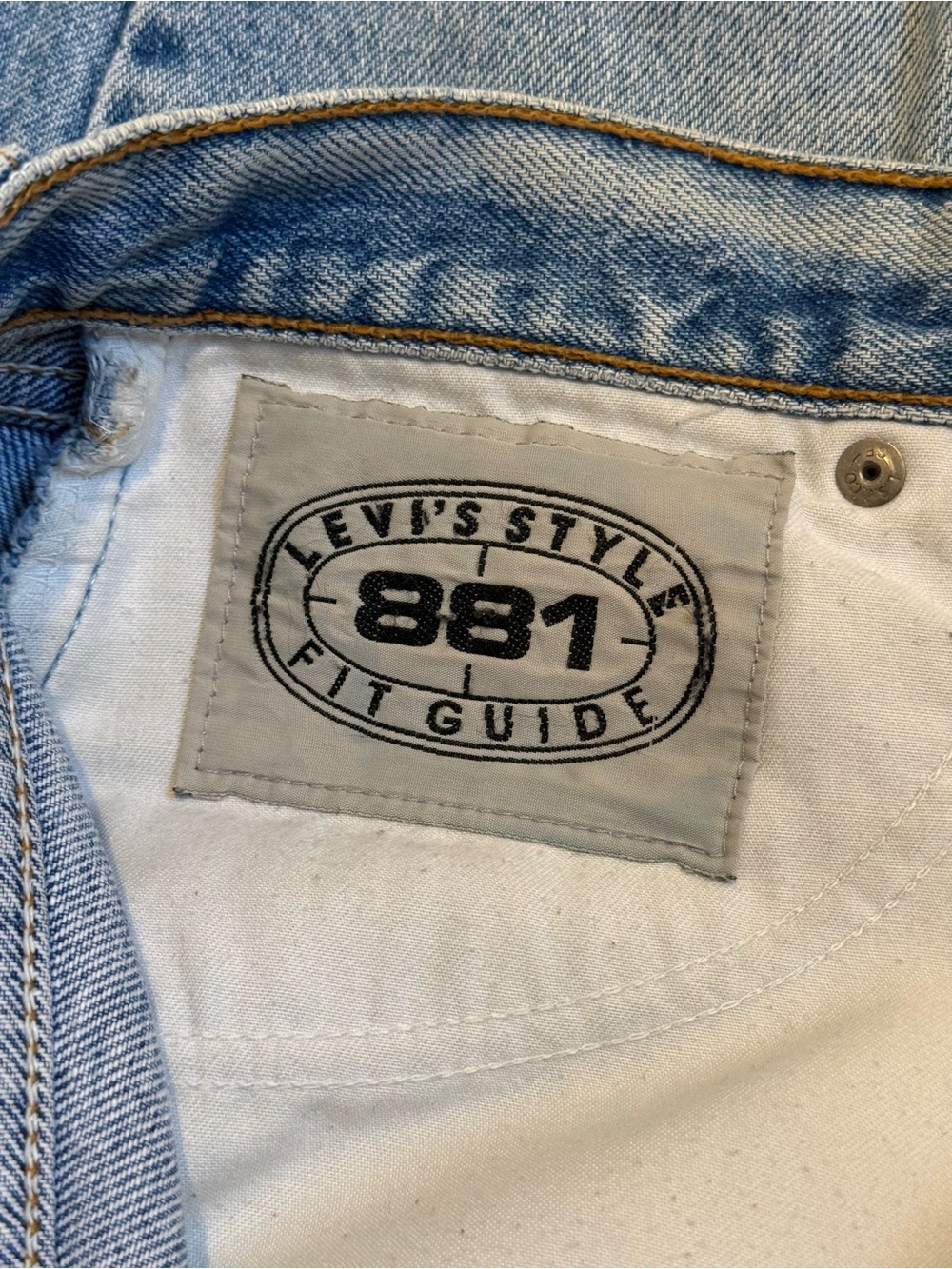 Vintage Levi’s 881 High Rise Straight Leg Jeans Made in Belgium W33 L32 - Picture 4 of 7